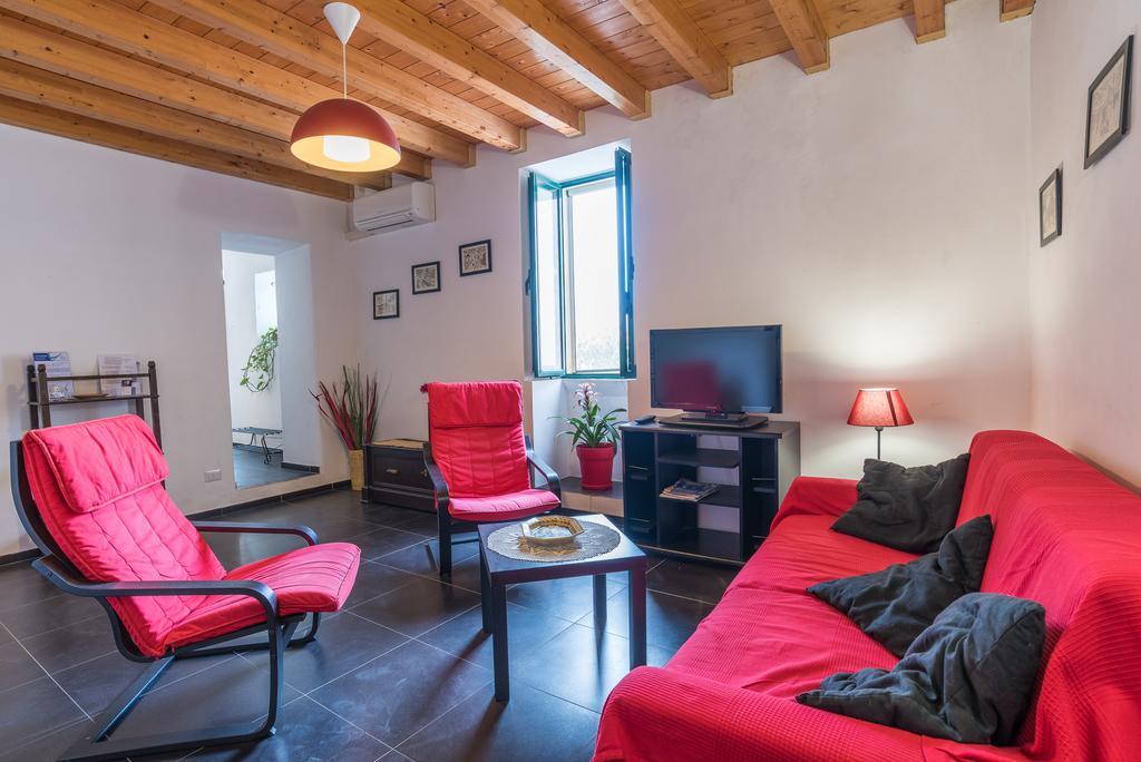 Appartamenti Pomelia Punta Secca Extérieur photo