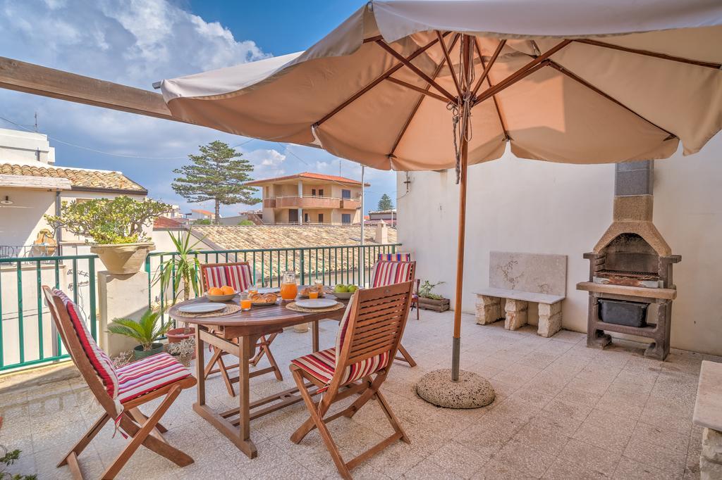 Appartamenti Pomelia Punta Secca Extérieur photo